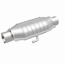 Load image into Gallery viewer, MagnaFlow Conv Universal 2.5 inch T2 Rear Magnaflow