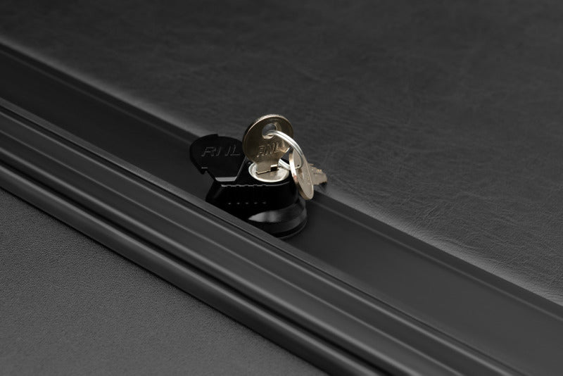 Roll-N-Lock 19-23 RAM 1500 w/o Swing Gate Tailgate SB 76.3in M-Series Retractable Tonneau Cover Roll-N-Lock
