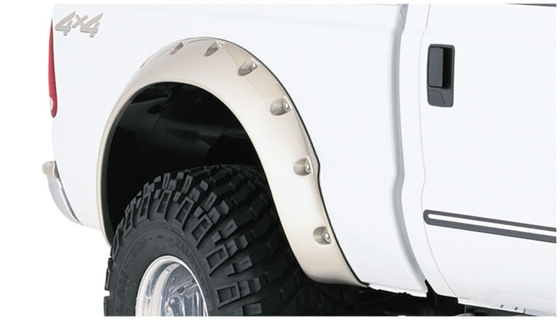 Bushwacker 99-10 Ford F-250 Super Duty Styleside Cutout Style Flares 2pc 98.0/98.6in Bed - Black Bushwacker