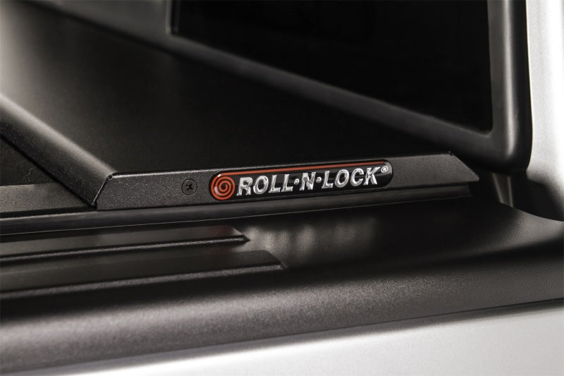 Roll-N-Lock 16-18 Toyota Tacoma Access Cab/Double Cab LB 73-11/16in M-Series Tonneau Cover Roll-N-Lock