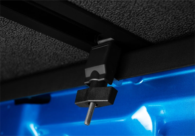 Extang 19-22 Dodge Ram (5ft. 7in. Bed) Solid Fold ALX Extang
