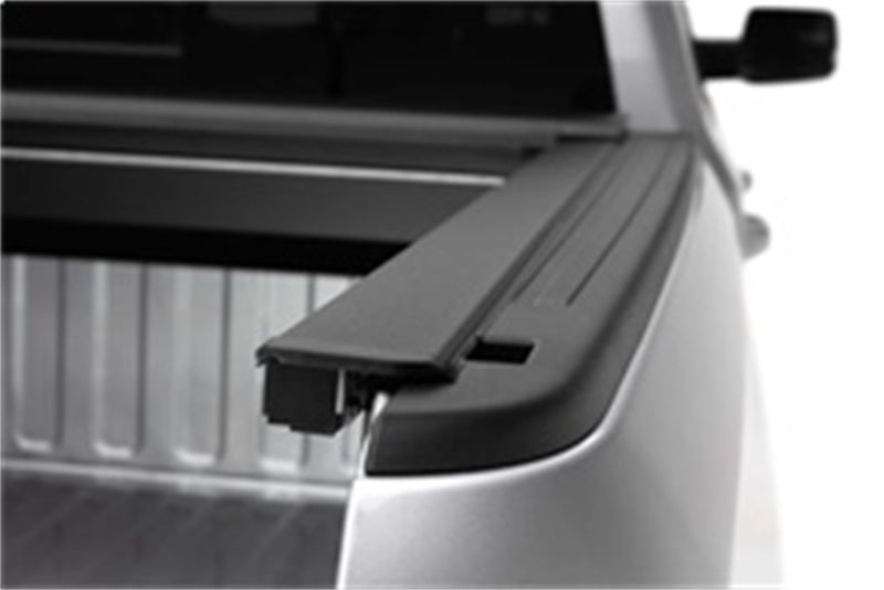 Roll-N-Lock 16-18 Toyota Tacoma Double Cab SB 60-1/2in A-Series Retractable Tonneau Cover Roll-N-Lock