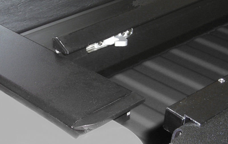 Roll-N-Lock 2009 Dodge Ram 1500 LB 96in M-Series Retractable Tonneau Cover Roll-N-Lock