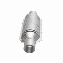 Load image into Gallery viewer, MagnaFlow Conv Univ 2.5inch GM 3.8L Magnaflow
