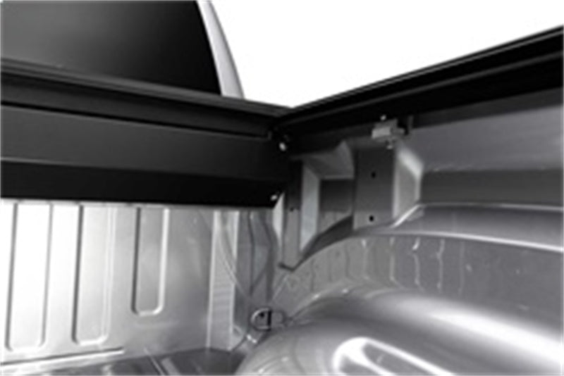 Roll-N-Lock 16-18 Toyota Tacoma Double Cab SB 60-1/2in A-Series Retractable Tonneau Cover Roll-N-Lock