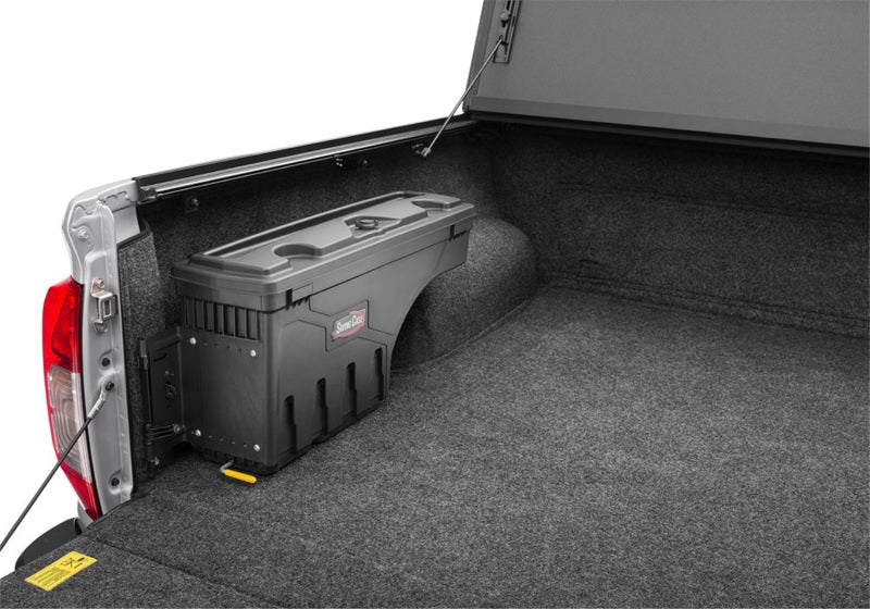 UnderCover 2022 Nissan Frontier Ext/Crew All Beds Drivers Side Swing Case - Black Smooth Undercover