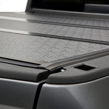 Load image into Gallery viewer, UnderCover 19-20 Chevy Silverado 1500 (w/ or w/o MPT) 5.8ft Flex Bed Cover Undercover