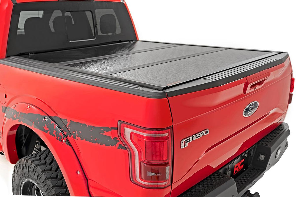 Hard Low Profile Bed Cover | 5'7" Bed | Ford F-150 (15-20)/Raptor (17-20) Rough Country