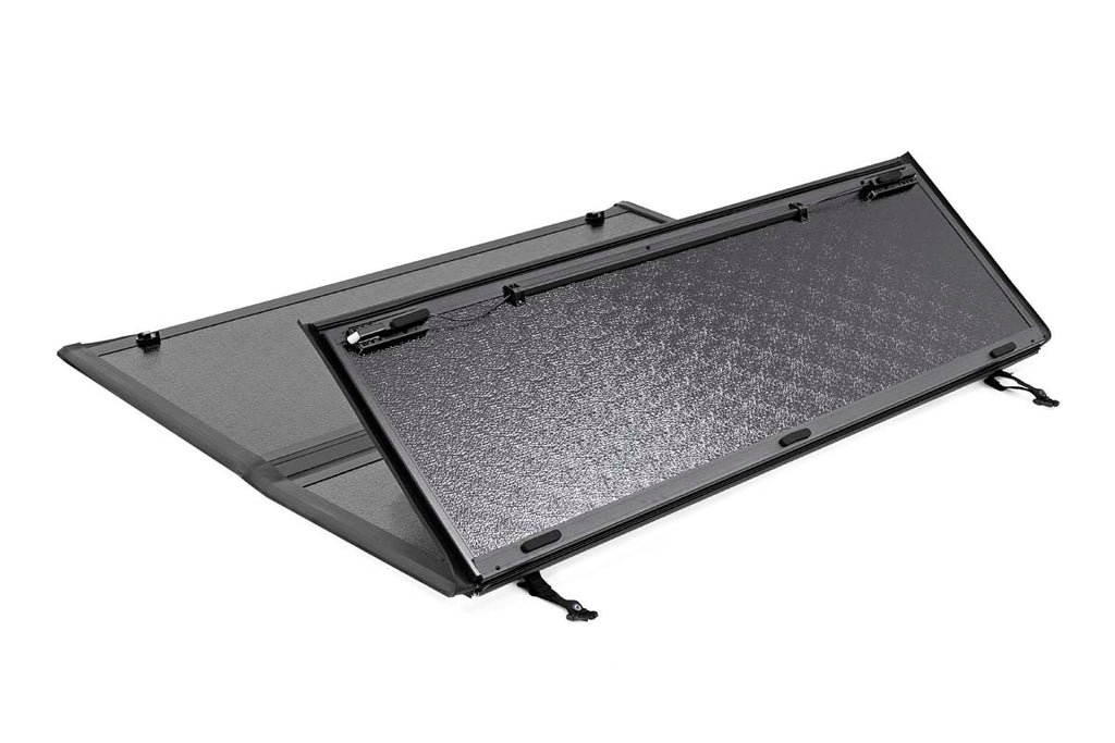 Hard Low Profile Bed Cover | 5' Bed | Toyota Tacoma 2WD/4WD (16-23) Rough Country
