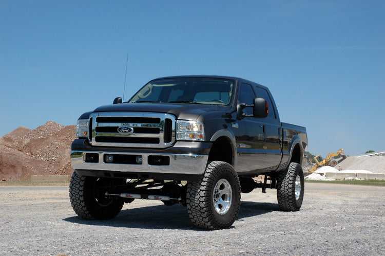 6 Inch Lift Kit | Diesel | 4 Link | M1 | Ford F-250/F-350 Super Duty (05-07) Rough Country