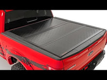 Load image into Gallery viewer, Hard Low Profile Bed Cover | 5' Bed | Jeep Gladiator JT 4WD (20-23) Rough Country