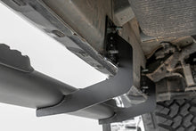 Load image into Gallery viewer, Oval Nerf Step | Crew Cab | Black | Ram 1500 (19-23)/1500 TRX (21-23) Rough Country