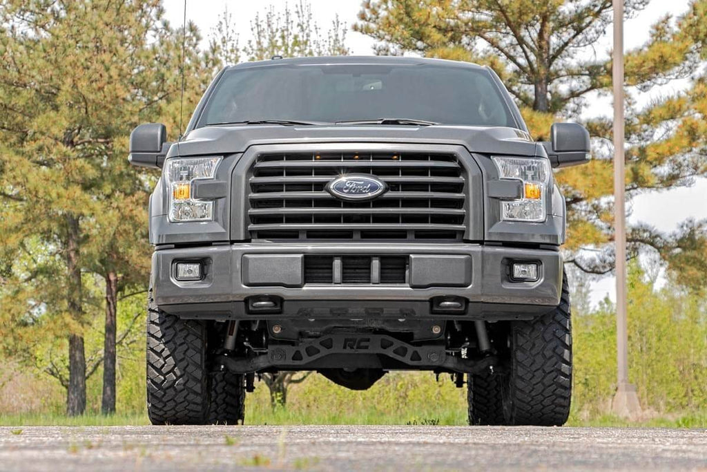 4 Inch Lift Kit | N3 Struts/V2 | Ford F-150 4WD (2015-2020) Rough Country