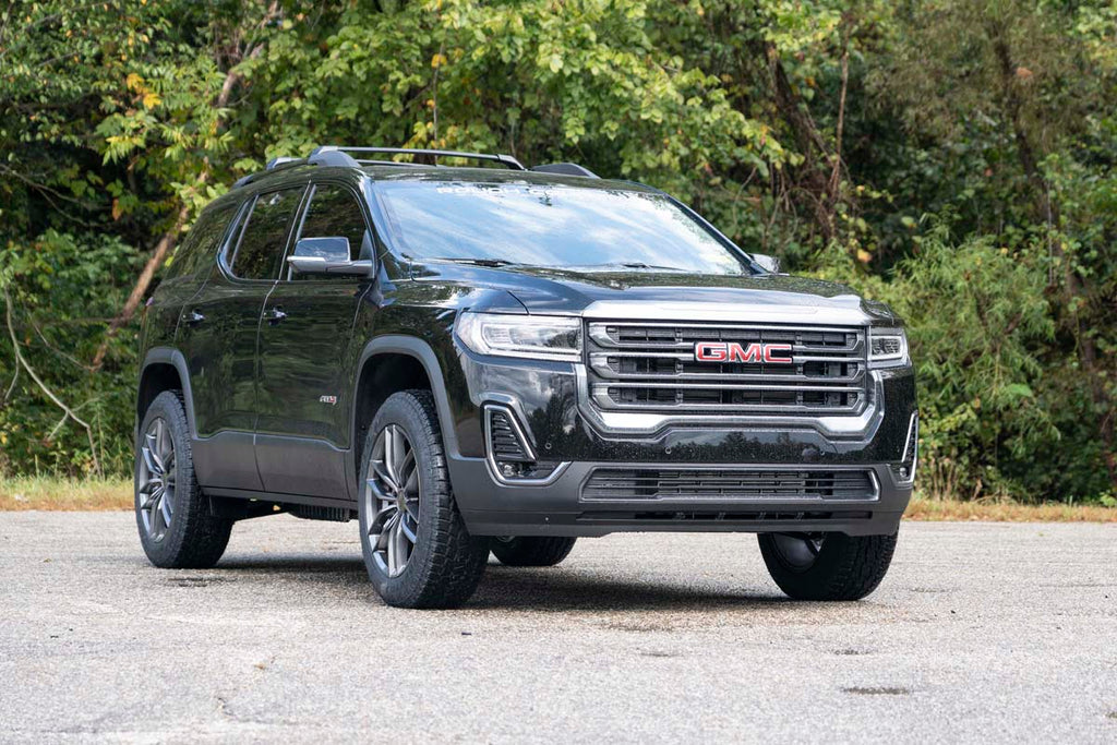 1.5 Inch Lift Kit | N3 Front Struts | GMC Acadia 2WD/4WD (17-23) Rough Country