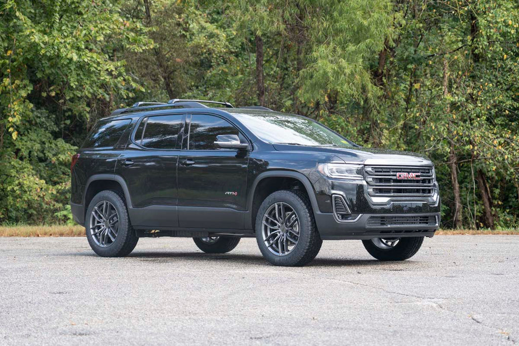 1.5 Inch Lift Kit | N3 Front Struts | GMC Acadia 2WD/4WD (17-23) Rough Country