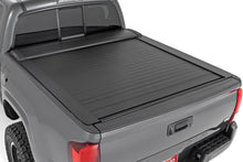 Load image into Gallery viewer, Retractable Bed Cover | 5' Bed | Double Cab | Toyota Tacoma (16-23) Rough Country