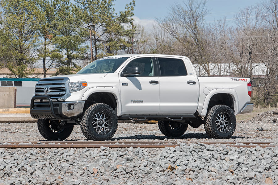 6 Inch Lift Kit | M1 Struts/M1 | Toyota Tundra 4WD (2016-2021) Rough Country