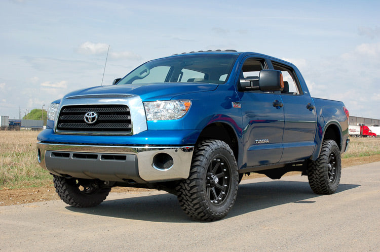 4.5 Inch Lift Kit | N3 Struts/V2 | Toyota Tundra 4WD (2007-2015) Rough Country